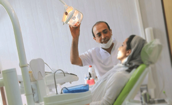 دکتر پیام حیاتی دندانپزشک