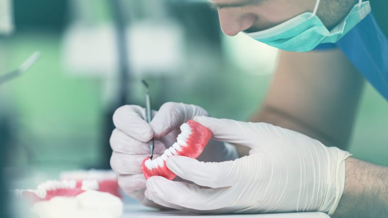 دندان مصنوعی ژله ای چه مزایا و معایبی دارد